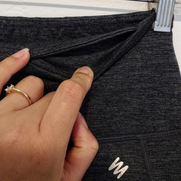 Nicole Miller - High Rise Color Block Leggings - Picture 10 of 10